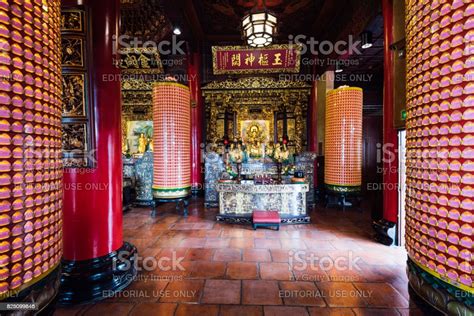  Der Baoen-Tempel: Ein architektonisches Juwel der buddhistischen Kunst und Spiritualität!