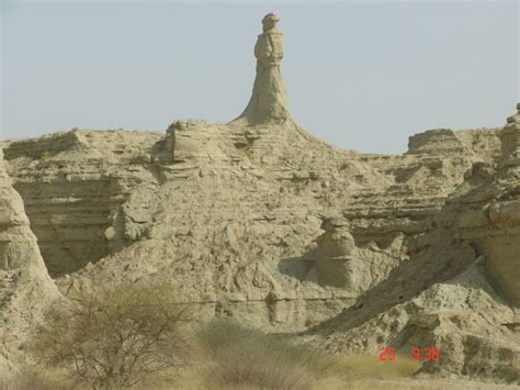  Der Hingol Nationalpark: Ein geologisches Meisterwerk und ein Paradies für Abenteurer!