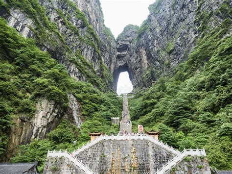  Das Tianmen-Tor: Ein Tor zum Himmel mit atemberaubenden Aussichten!